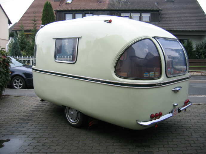 Any ideas which fiberglass caravan is this? Fiberglass RV